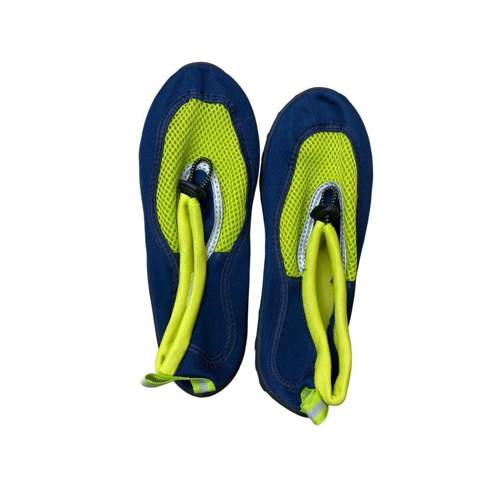 West loop boys Large 4-5 mesh water shoes